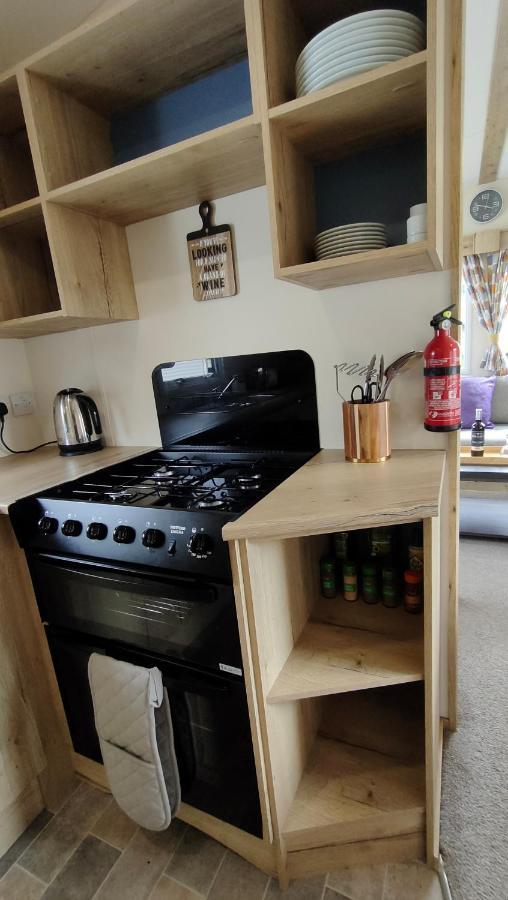 3 Bedroom Stylish Caravan - Vans With Business Sign Not Allowed Port Seton Bagian luar foto