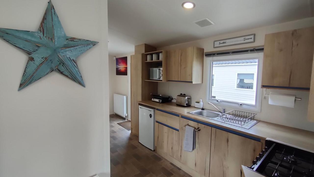 3 Bedroom Stylish Caravan - Vans With Business Sign Not Allowed Port Seton Bagian luar foto