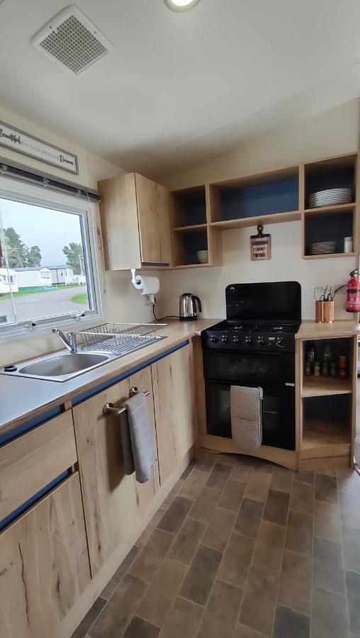 3 Bedroom Stylish Caravan - Vans With Business Sign Not Allowed Port Seton Bagian luar foto