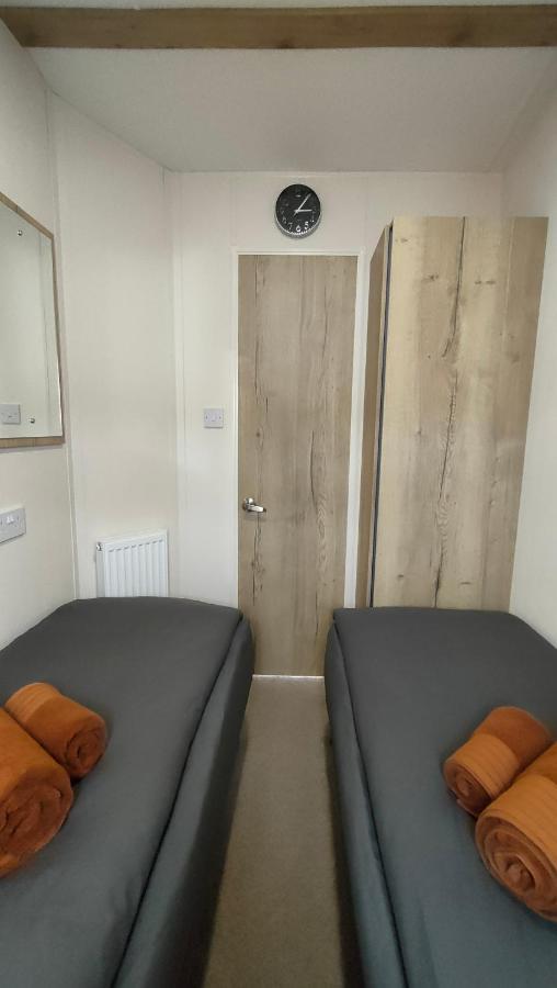 3 Bedroom Stylish Caravan - Vans With Business Sign Not Allowed Port Seton Bagian luar foto