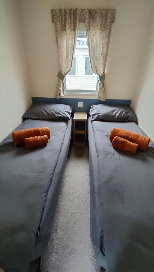 3 Bedroom Stylish Caravan - Vans With Business Sign Not Allowed Port Seton Bagian luar foto