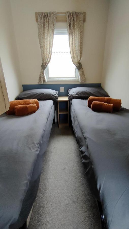 3 Bedroom Stylish Caravan - Vans With Business Sign Not Allowed Port Seton Bagian luar foto