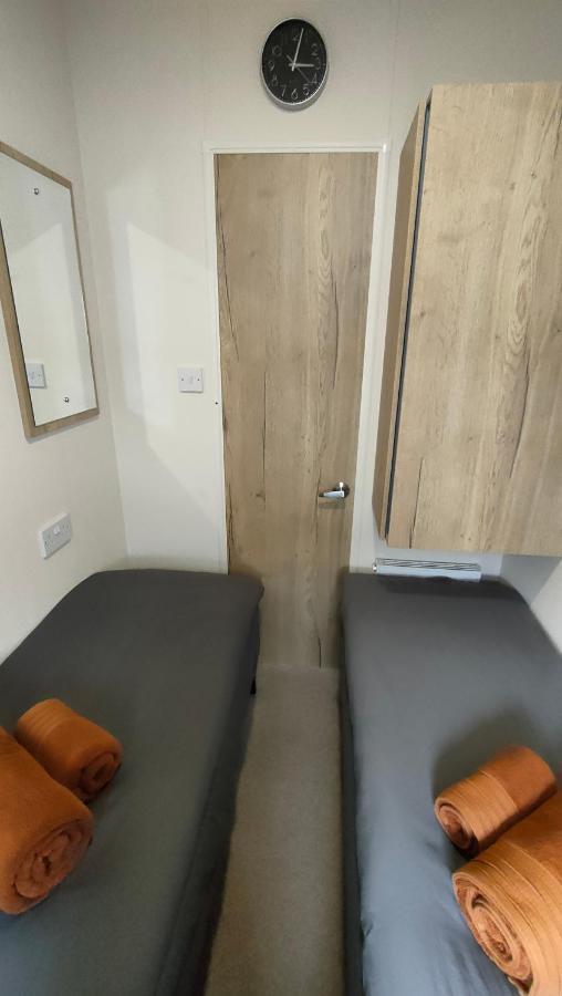 3 Bedroom Stylish Caravan - Vans With Business Sign Not Allowed Port Seton Bagian luar foto