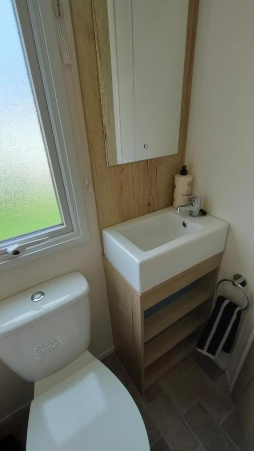 3 Bedroom Stylish Caravan - Vans With Business Sign Not Allowed Port Seton Bagian luar foto